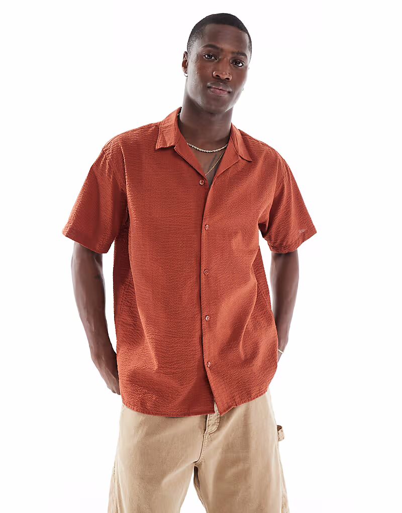 Рубашка Jack & Jones Revere с воротником из сирсакера, грязно-красного цвета
Рубашка Jack & Jones Revere с воротником из сирсакера, грязно-красного цвета