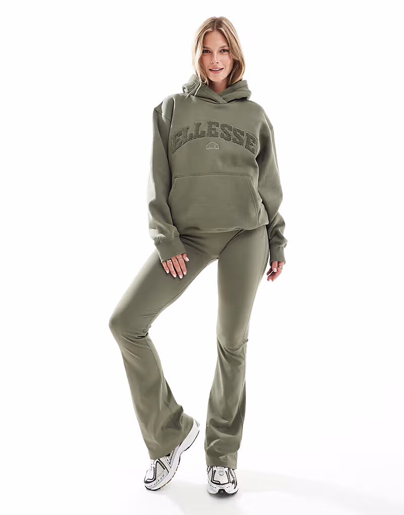 Худи Ellesse Trikona цвета хаки
Худи Ellesse Trikona цвета хаки