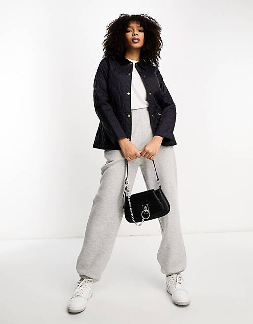 Темно-синяя стеганая куртка со шнуровкой и воротником-стойкой Barbour Annandale, Синий, Темно-синяя стеганая куртка со шнуровкой и воротником-стойкой Barbour Annandale
Темно-синяя стеганая куртка со шнуровкой и воротником-стойкой Barbour Annandale, Синий, Темно-синяя стеганая куртка со шнуровкой и воротником-стойкой Barbour Annandale