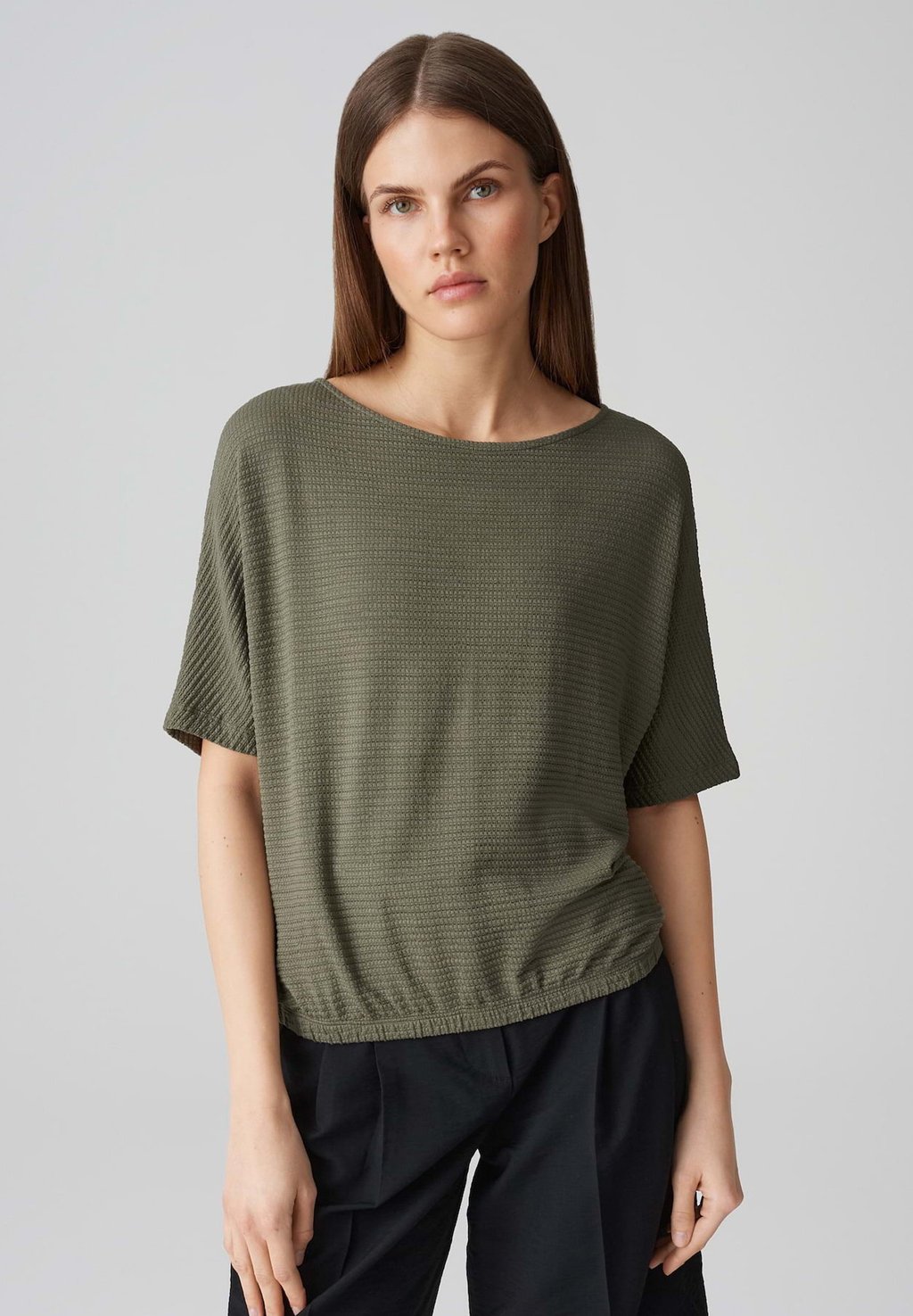 Базовая футболка BATWING FIT RIB OPUS, оливковый 
Базовая футболка BATWING FIT RIB OPUS, оливковый