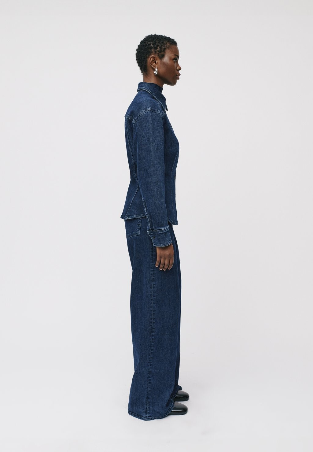 Блузка на пуговицах BERENICE IVY OAK, темно-синий деним
Блузка на пуговицах BERENICE IVY OAK, темно-синий деним