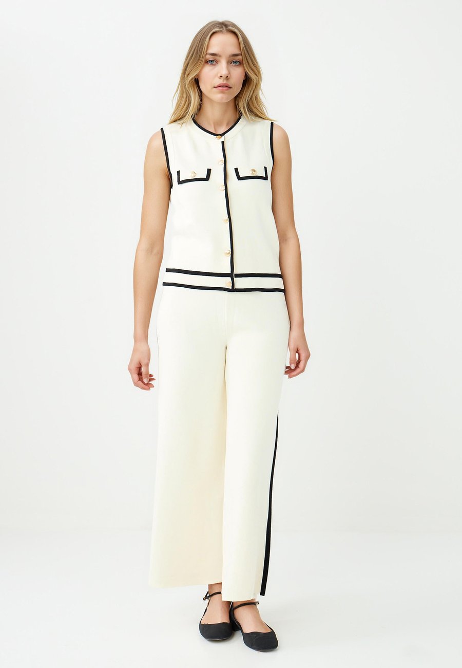 Брюки Jimmy Key HIGH WAIST, White
Брюки Jimmy Key HIGH WAIST, White