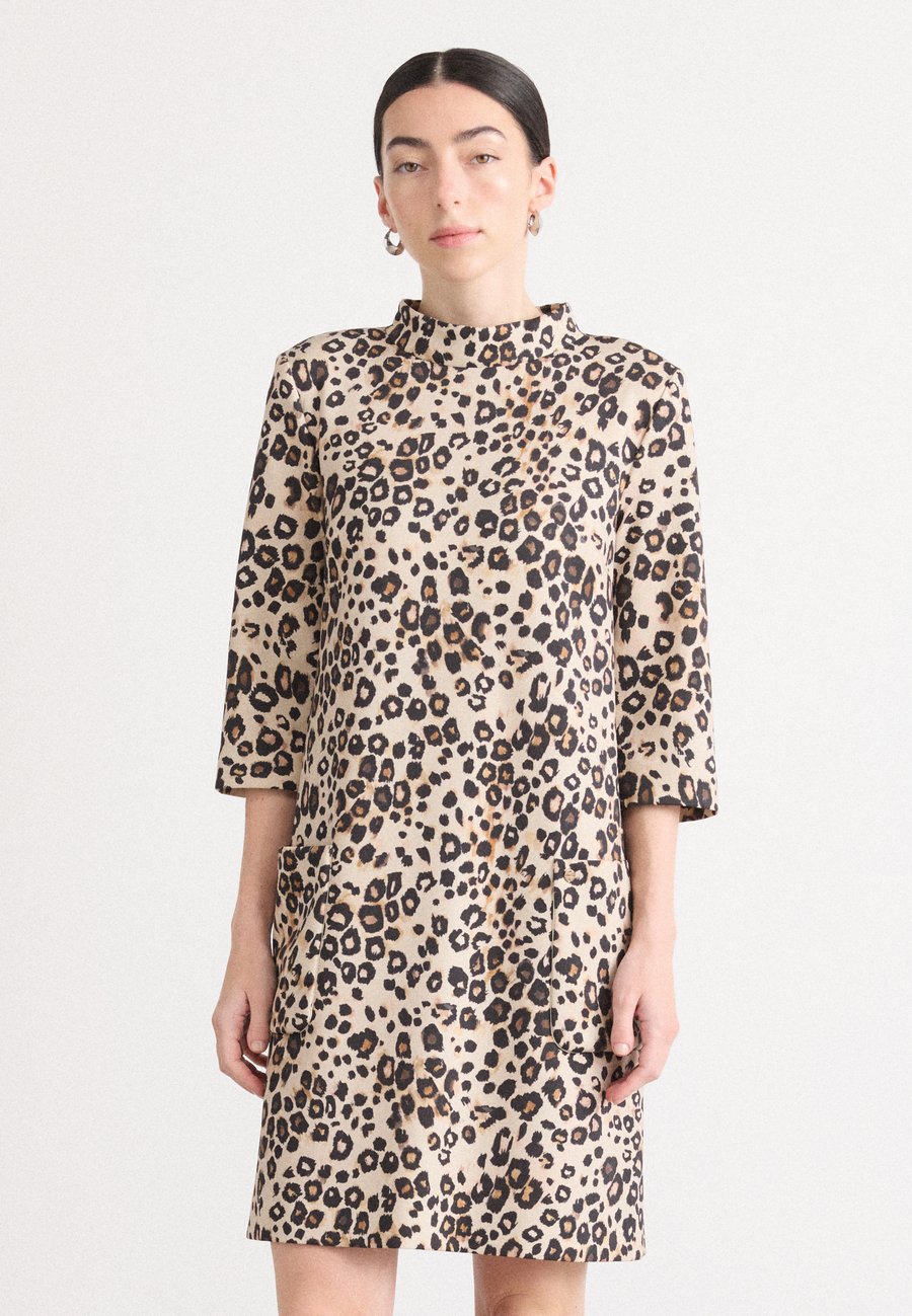 Платье Marc Cain Day dress, Soft Cappuccino/Multi-Coloured
Платье Marc Cain Day dress, Soft Cappuccino/Multi-Coloured