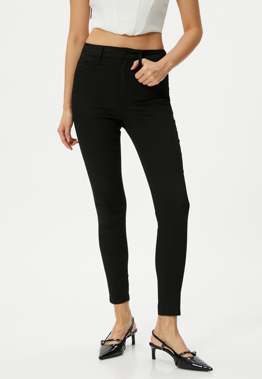 Джинсы облегающего кроя COMFORT STRETCH HIGH RISE Koton, черный
Джинсы облегающего кроя COMFORT STRETCH HIGH RISE Koton, черный