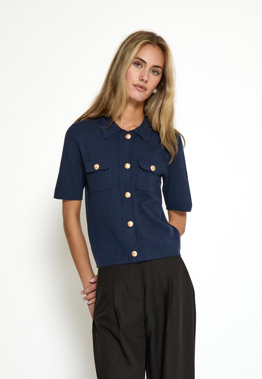 Кардиган PEPPERCORN Cardigan, Black Iris/Blue
Кардиган PEPPERCORN Cardigan, Black Iris/Blue