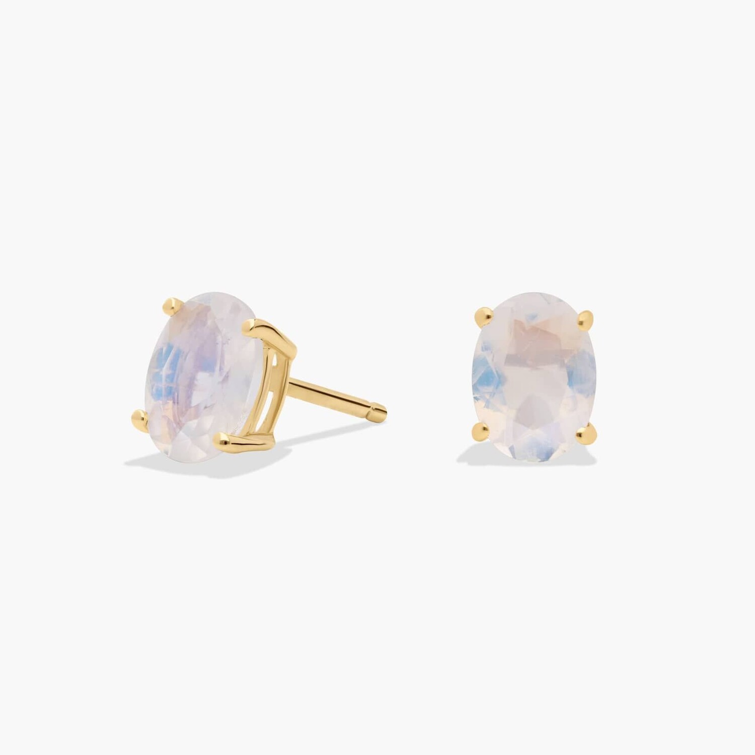 Овальные серьги-гвоздики с лунным камнем из желтого золота 14 карат (7x5 мм) Blue Nile