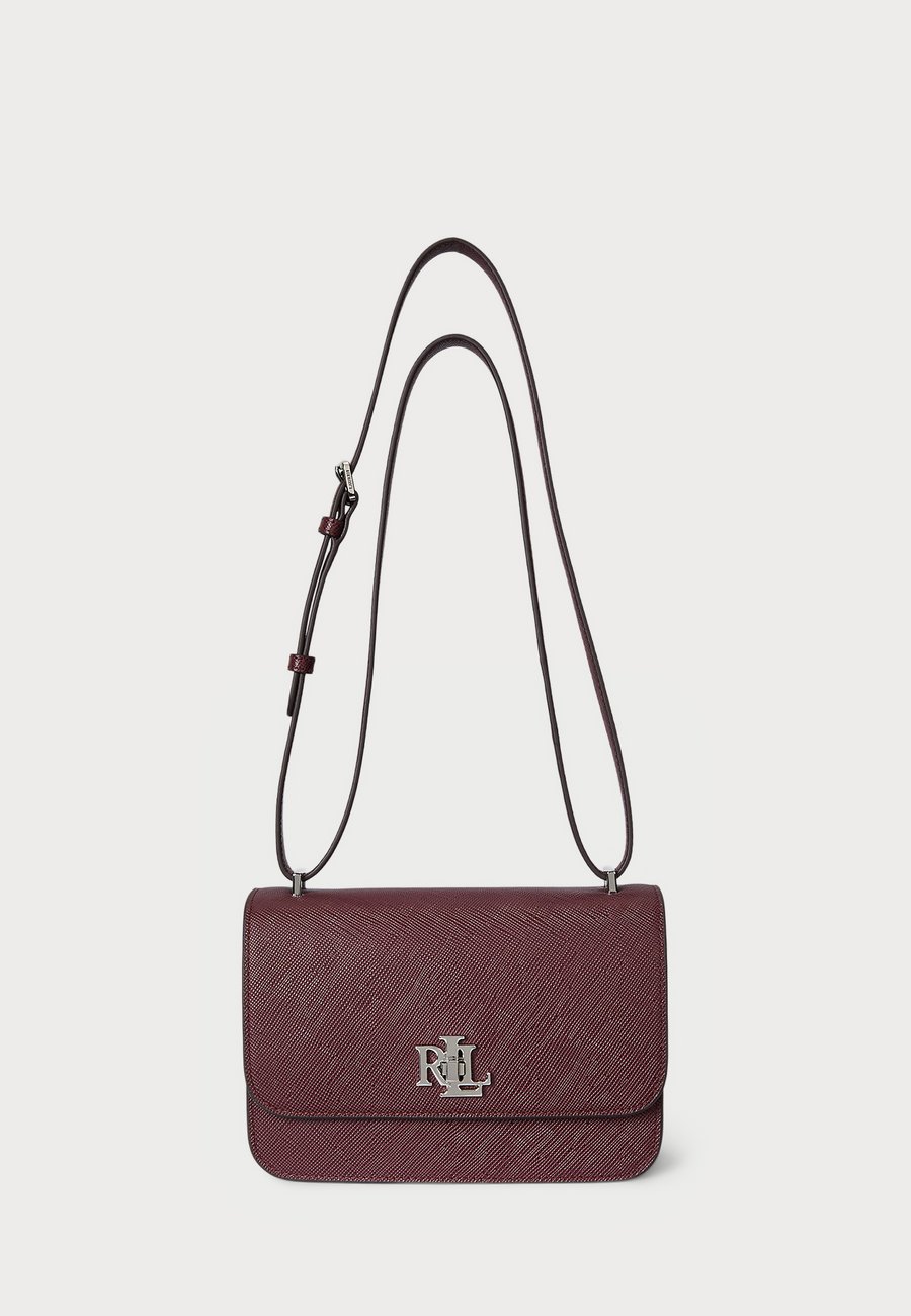 Сумка кросс-боди Lauren Ralph Lauren CROSSHATCH LEATHER MEDIUM SOPHEE BAG, Dark Garnet/Bordeaux
Сумка кросс-боди Lauren Ralph Lauren CROSSHATCH LEATHER MEDIUM SOPHEE BAG, Dark Garnet/Bordeaux
