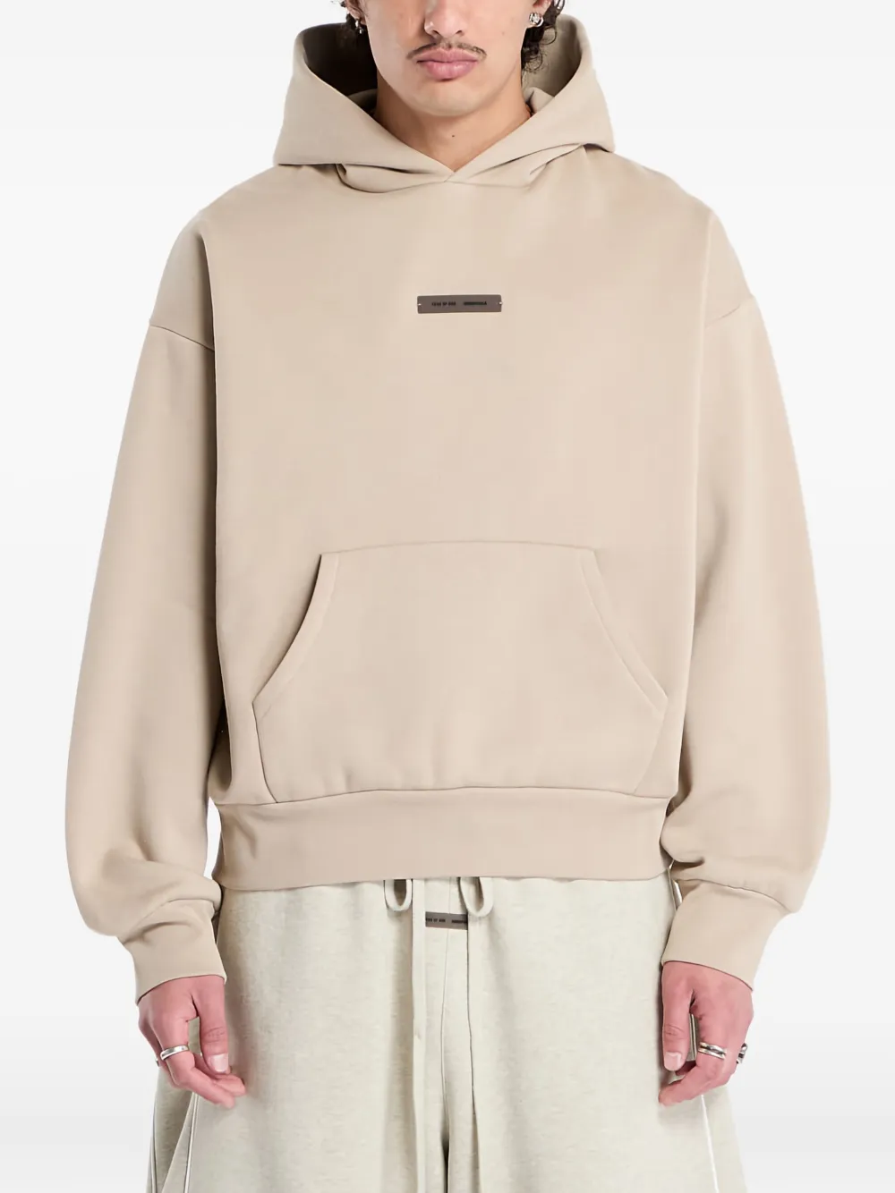 Худи с накладным карманом и логотипом Fear Of God Essentials, бежевый
Худи с накладным карманом и логотипом Fear Of God Essentials, бежевый