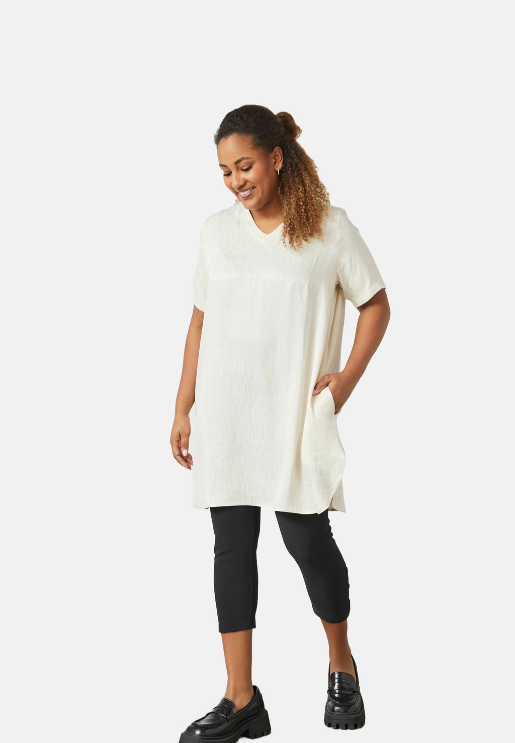 Топ PNBERIN Pont Neuf, бежевый
Топ PNBERIN Pont Neuf, бежевый