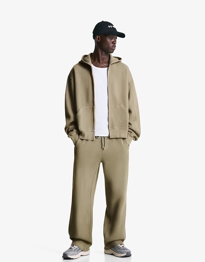 Брюки Bershka пике с эффектом потертости песочного цвета
Брюки Bershka пике с эффектом потертости песочного цвета