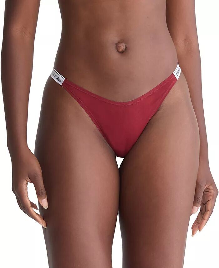 Женское нижнее белье с современным логотипом и стрингами QD5157 Calvin Klein, красный
Женское нижнее белье с современным логотипом и стрингами QD5157 Calvin Klein, красный