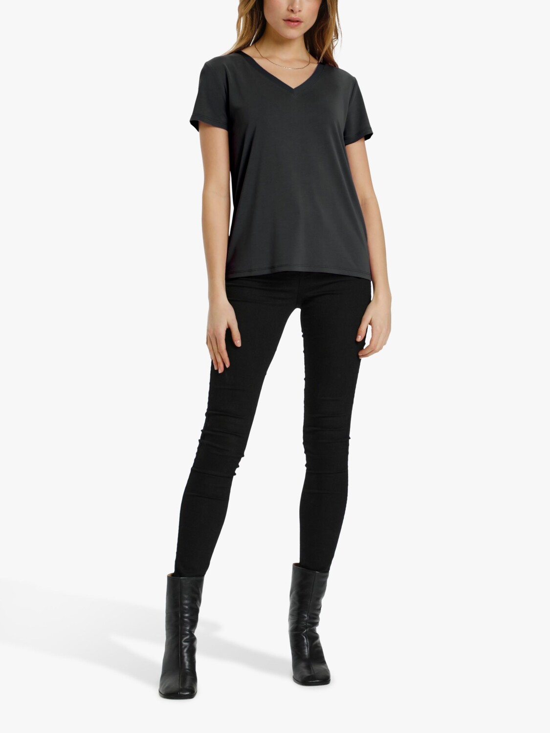 Футболка с V-образным вырезом Soaked In Luxury Columbine, черная, Черный, Футболка с V-образным вырезом Soaked In Luxury Columbine, черная
Футболка с V-образным вырезом Soaked In Luxury Columbine, черная, Черный, Футболка с V-образным вырезом Soaked In Luxury Columbine, черная