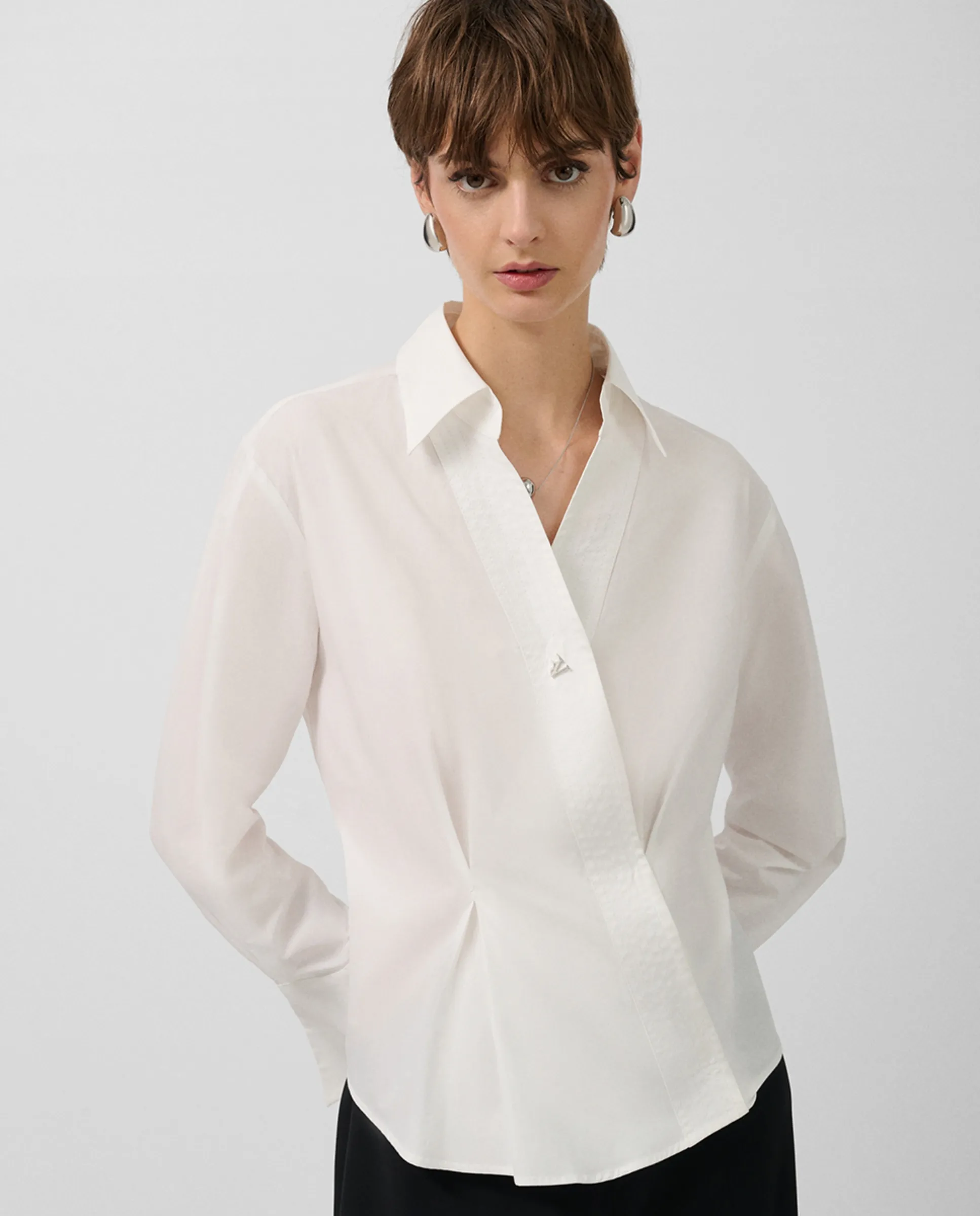 Женская блузка с перекрестным вырезом и контрастной строчкой Roberto Verino, белый
Женская блузка с перекрестным вырезом и контрастной строчкой Roberto Verino, белый