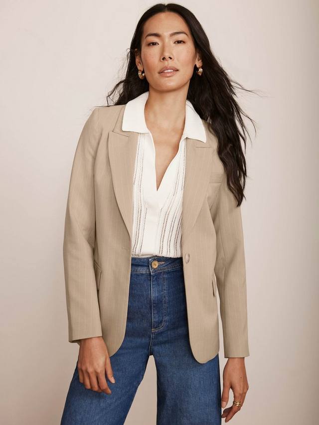 Блейзер на одной пуговице в тонкую полоску Mint Velvet, кэмел
Блейзер на одной пуговице в тонкую полоску Mint Velvet, кэмел