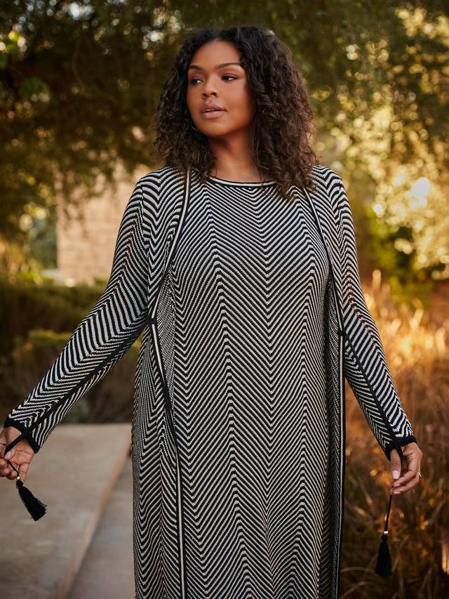 Вязаное платье с кривым шевроном Live Unlimited, черный/белый
Вязаное платье с кривым шевроном Live Unlimited, черный/белый