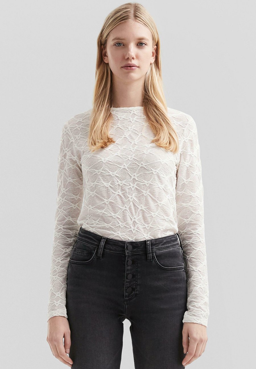 Топ QS LEICHT TRANSPARENTES MIT SPEZIELLEM STRUKTURMUSTER, Creme/Off-White
Топ QS LEICHT TRANSPARENTES MIT SPEZIELLEM STRUKTURMUSTER, Creme/Off-White