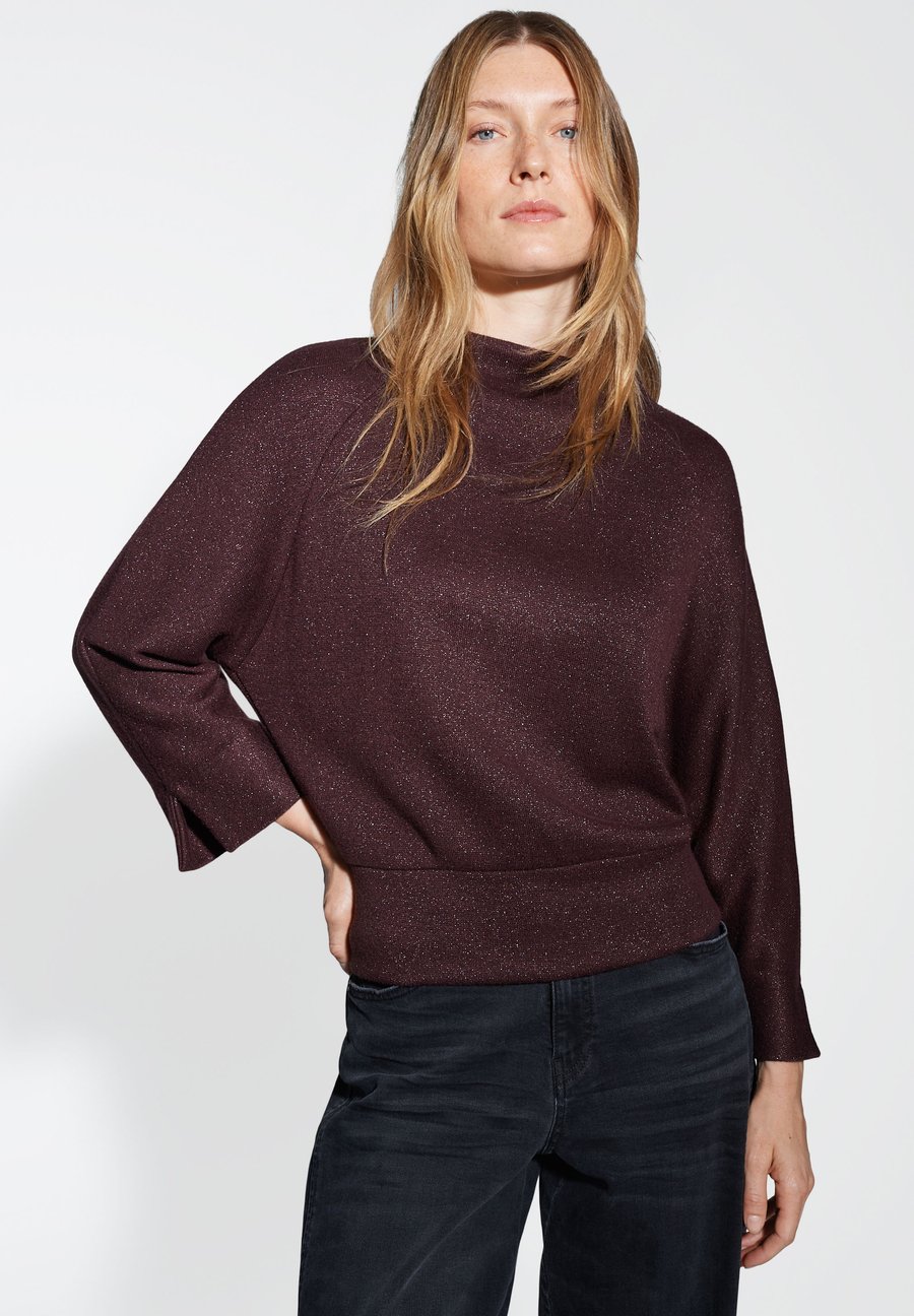 Толстовка OPUS BATWING FIT 3/4 SLEEVE, Dark Grape/Dark Purple
Толстовка OPUS BATWING FIT 3/4 SLEEVE, Dark Grape/Dark Purple