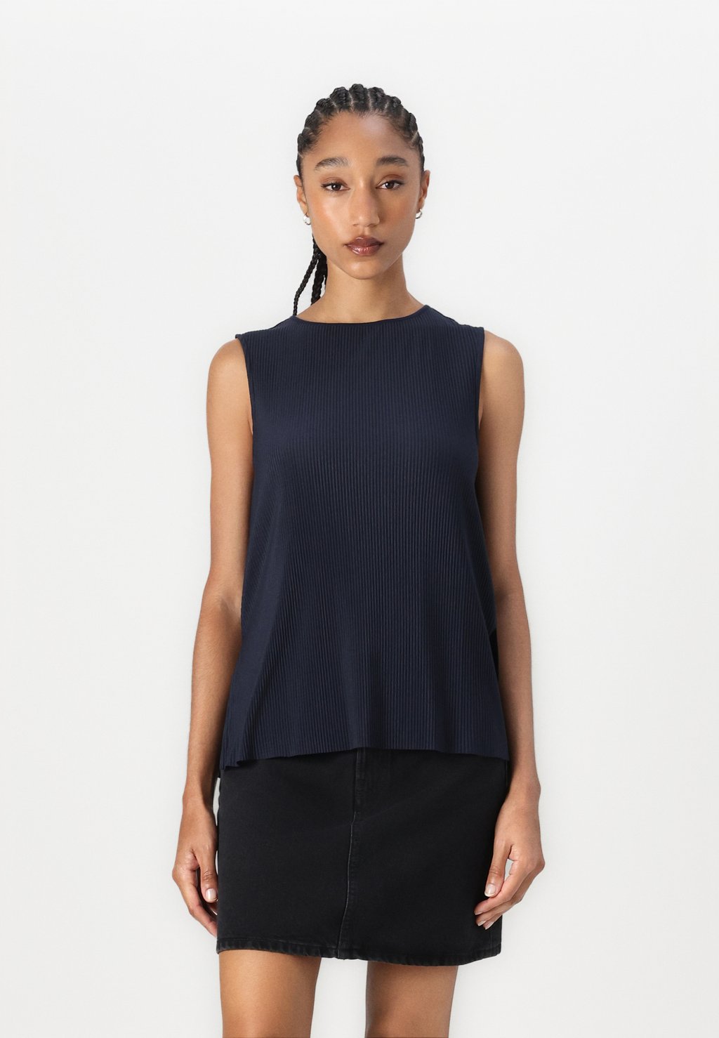 Топ PLISSEE CREW NECK TOM TAILOR, темно-синий
Топ PLISSEE CREW NECK TOM TAILOR, темно-синий