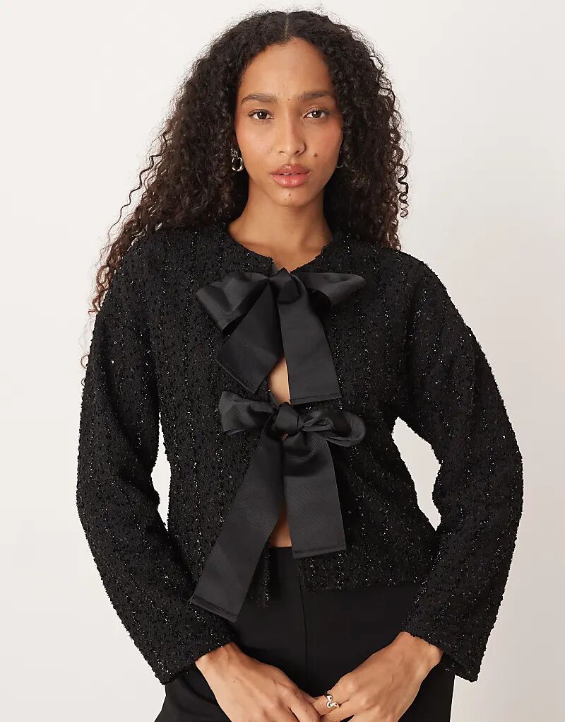 Черный плетеный топ Vila с бантом спереди
Черный плетеный топ Vila с бантом спереди