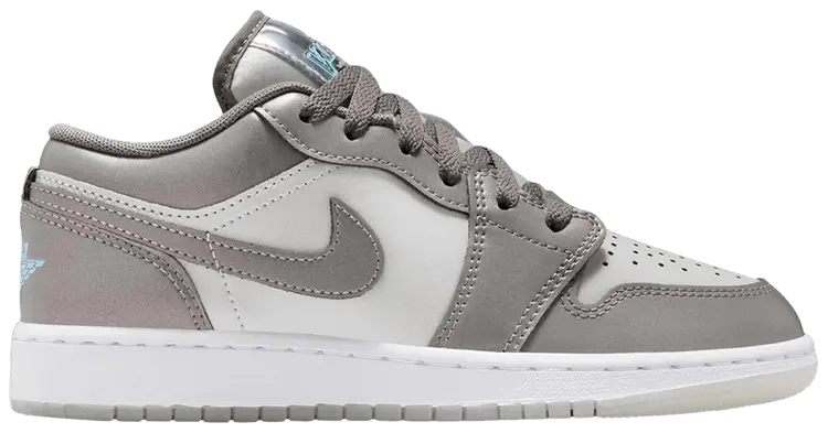 Кроссовки Air Jordan 1 Low SE GS, серый
Кроссовки Air Jordan 1 Low SE GS, серый