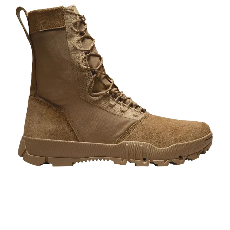 Кроссовки Nike SFB Jungle 2 8 Inch Leather, коричневый
Кроссовки Nike SFB Jungle 2 8 Inch Leather, коричневый