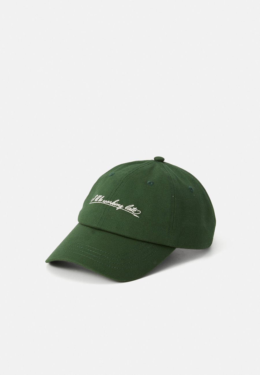 Бейсболка Selected Homme SLHWINSTON SLOGAN , Dark Green
Бейсболка Selected Homme SLHWINSTON SLOGAN , Dark Green
