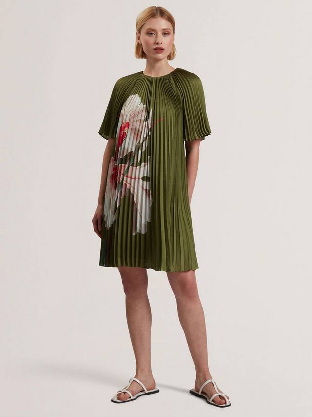 Плиссированное мини-платье vinlaa с коротким рукавом Ted Baker, зеленый/разноцветный
Плиссированное мини-платье vinlaa с коротким рукавом Ted Baker, зеленый/разноцветный