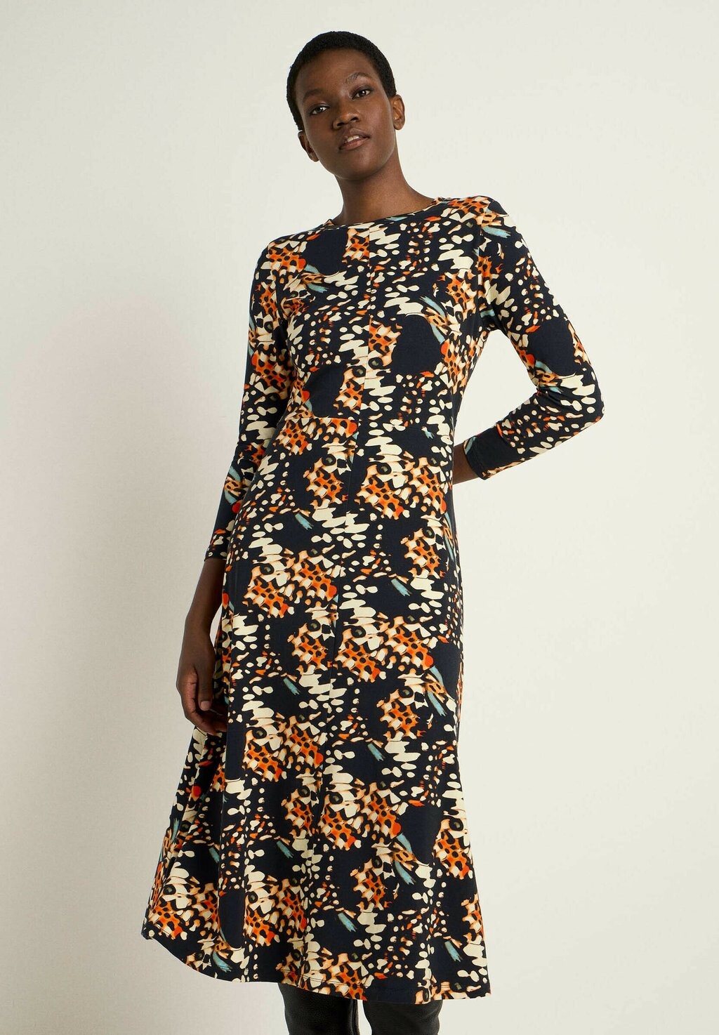 Повседневное платье LANIUS, черный
Повседневное платье LANIUS, черный