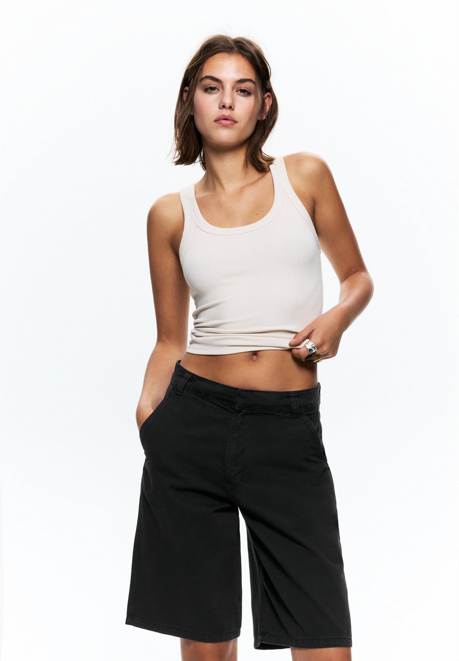 Шорты PULL&BEAR BERMUDA, Black
Шорты PULL&BEAR BERMUDA, Black