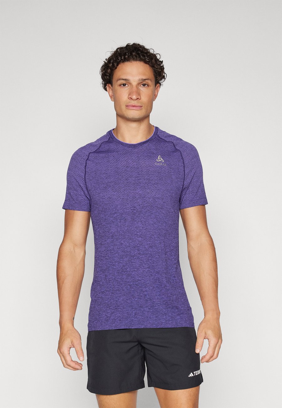 Футболка ODLO CREW NECK ESSENTIAL SEAMLESS, Eclipse Melange/Dark Blue
Футболка ODLO CREW NECK ESSENTIAL SEAMLESS, Eclipse Melange/Dark Blue