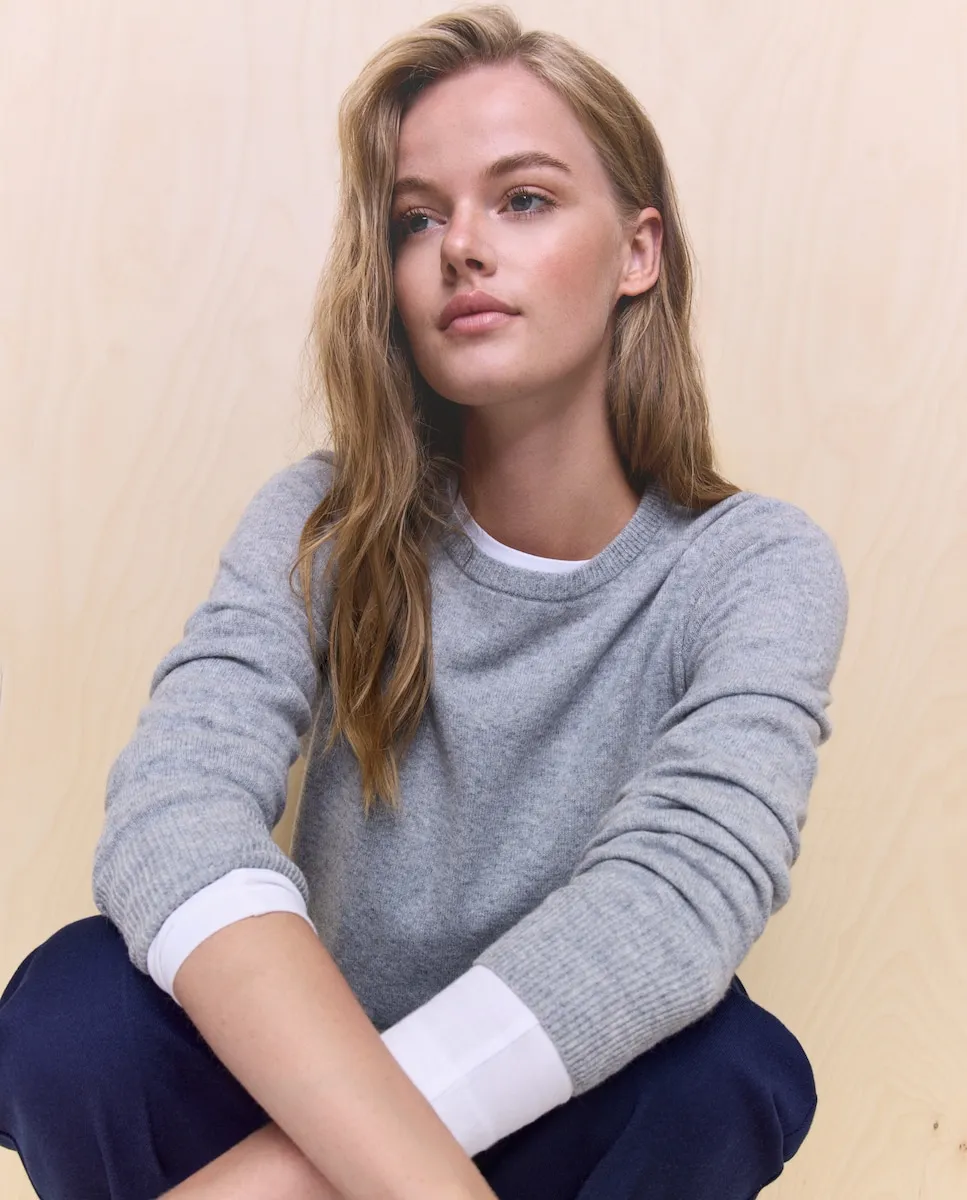 Женский джемпер с круглым вырезом Easy Wear, светло-серый
Женский джемпер с круглым вырезом Easy Wear, светло-серый