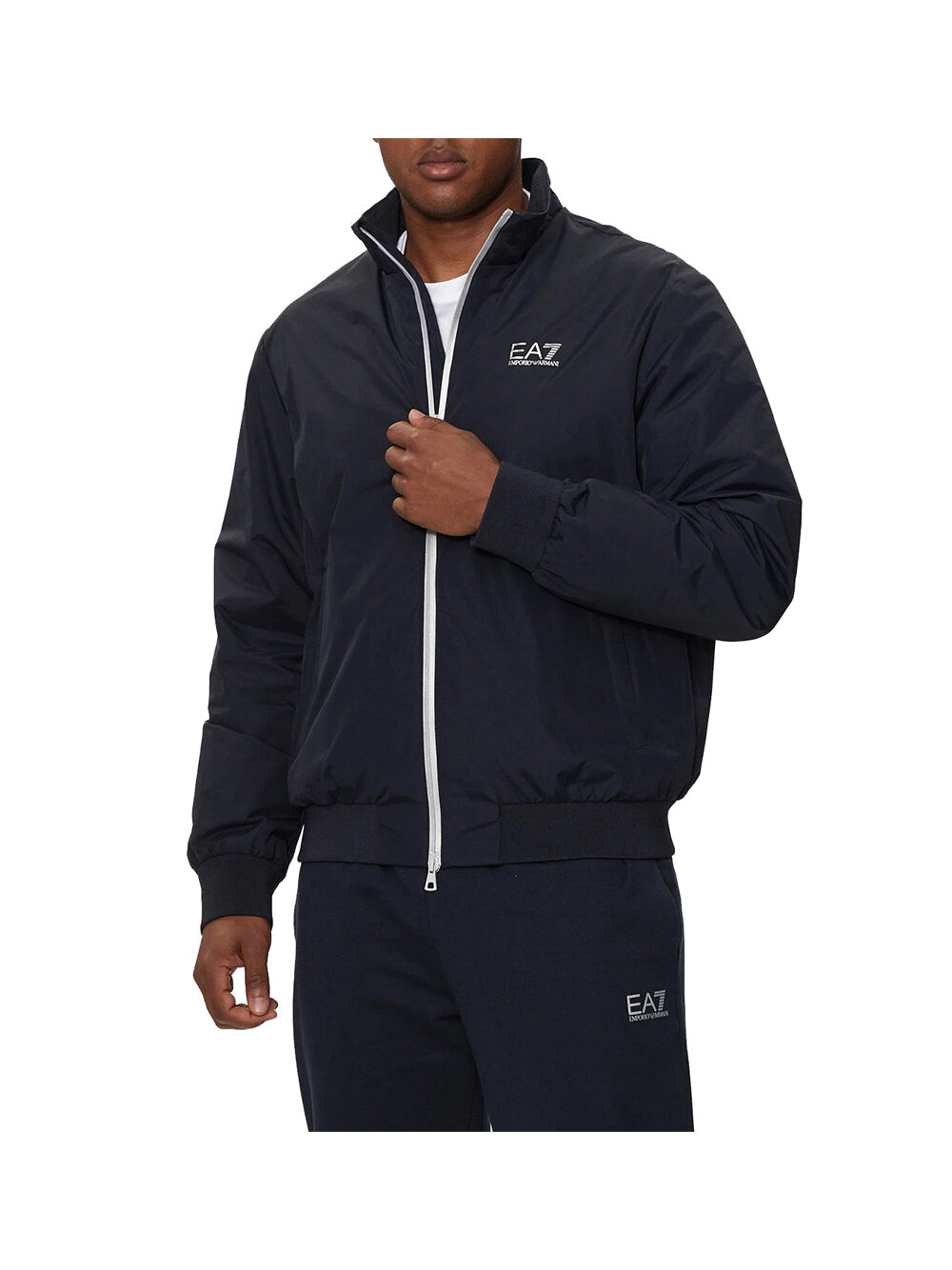 Синяя мужская куртка Ea7
Синяя мужская куртка Ea7