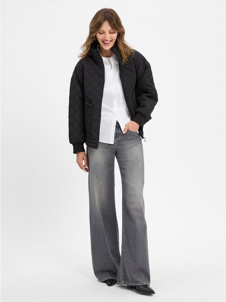 Джинсы серого цвета Armani Exchange
Джинсы серого цвета Armani Exchange