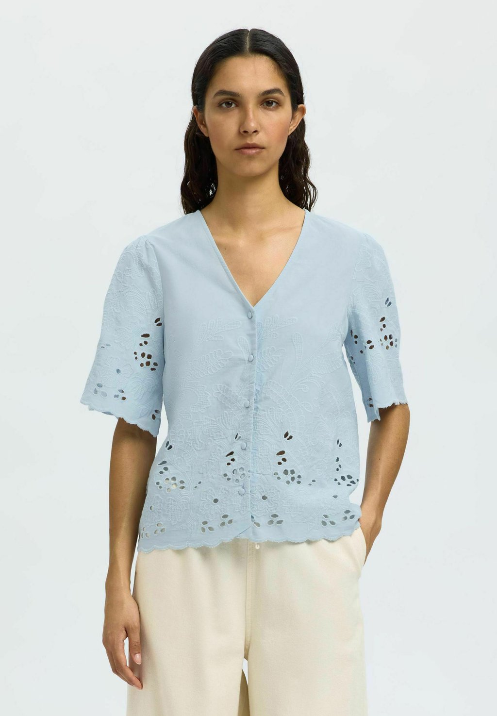 Блуза SLFDAHLIA BRODERI NOOS Selected Femme, светло-голубой
Блуза SLFDAHLIA BRODERI NOOS Selected Femme, светло-голубой