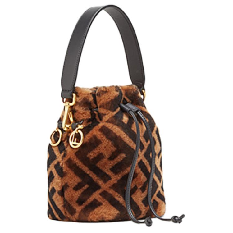 FENDI Мон Трезор Мини Сумка из коричьей овчины
FENDI Мон Трезор Мини Сумка из коричьей овчины