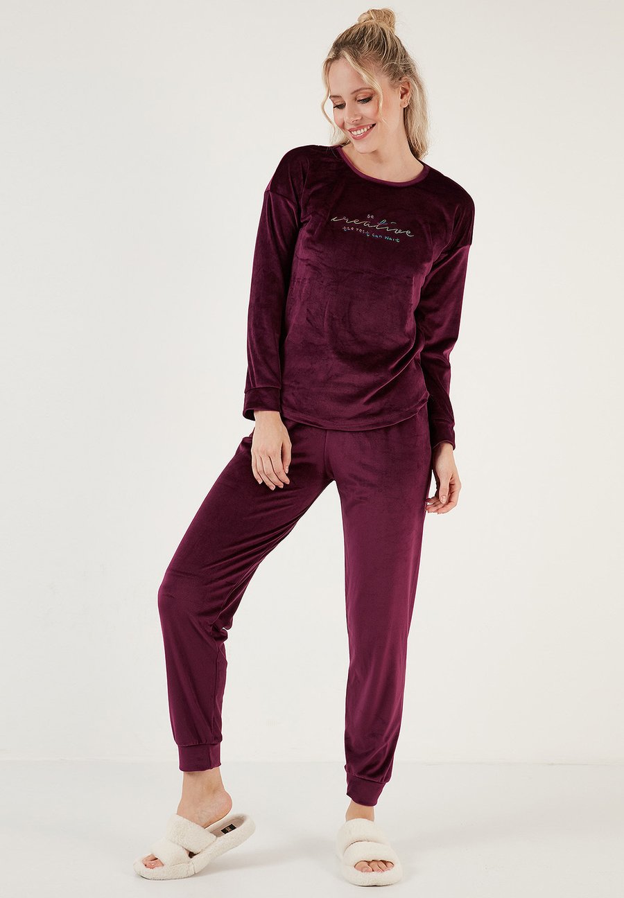 Пижамный комплект LELA REGULAR FIT SET, Purple
Пижамный комплект LELA REGULAR FIT SET, Purple