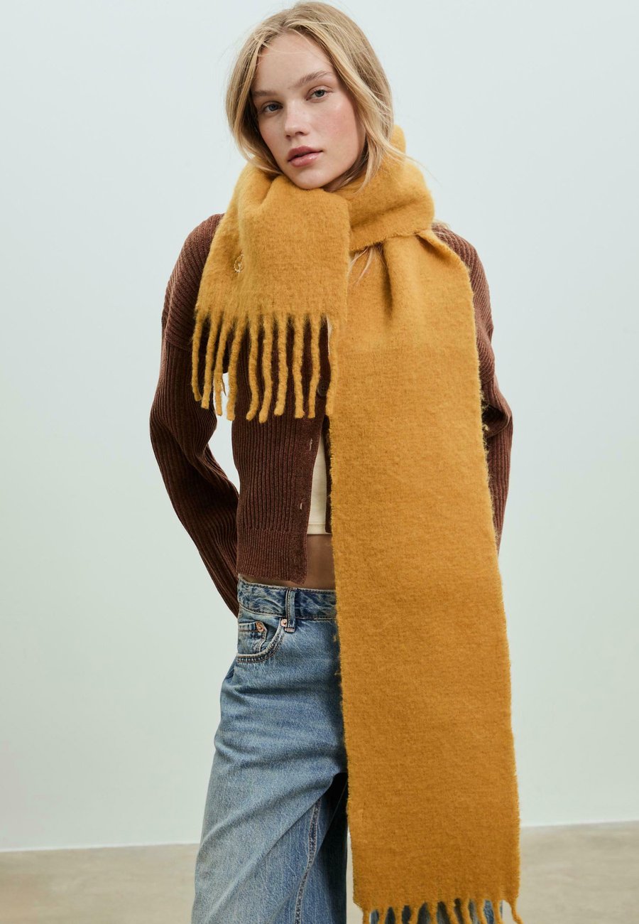 Шарф Stradivarius BASIC, Gold-Coloured
Шарф Stradivarius BASIC, Gold-Coloured