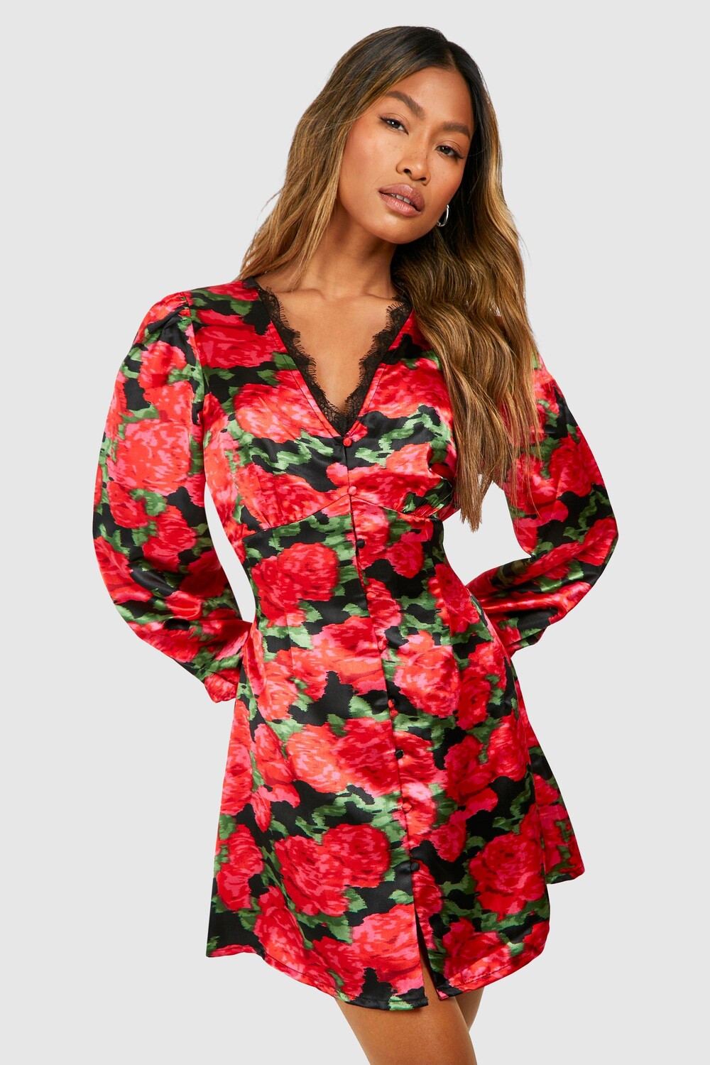 Свободное платье с цветочной кружевной отделкой boohoo, черный 
Свободное платье с цветочной кружевной отделкой boohoo, черный