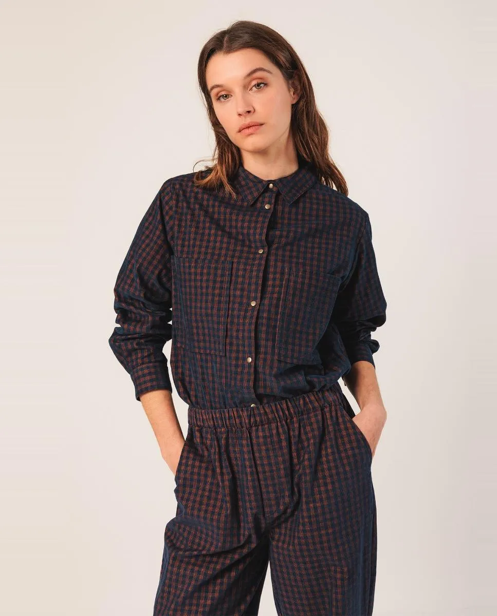 Женская рубашка с длинными рукавами и воротником-стойкой Indi & Cold, темно-синий
Женская рубашка с длинными рукавами и воротником-стойкой Indi & Cold, темно-синий