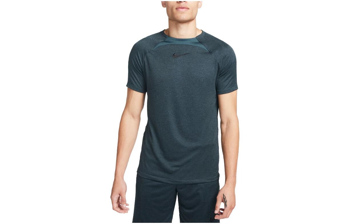 Футболка мужская темно-синяя Nike, темно-синий
Футболка мужская темно-синяя Nike, темно-синий