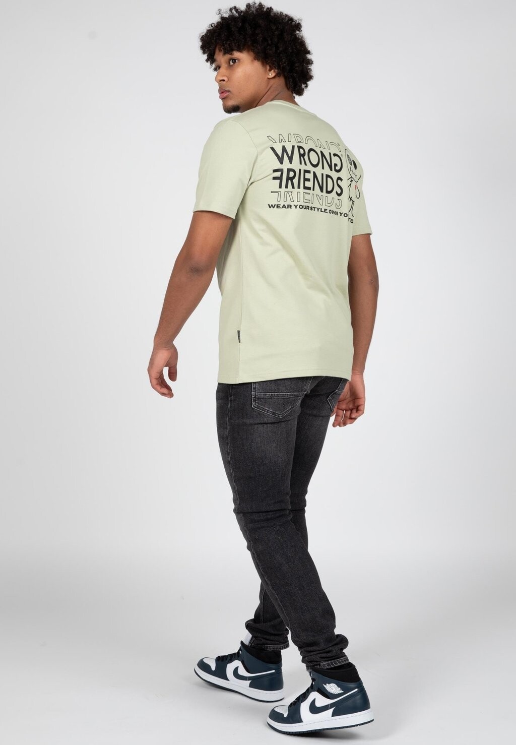 Футболка с принтом VICHY Wrong Friends, светло-зеленый
Футболка с принтом VICHY Wrong Friends, светло-зеленый