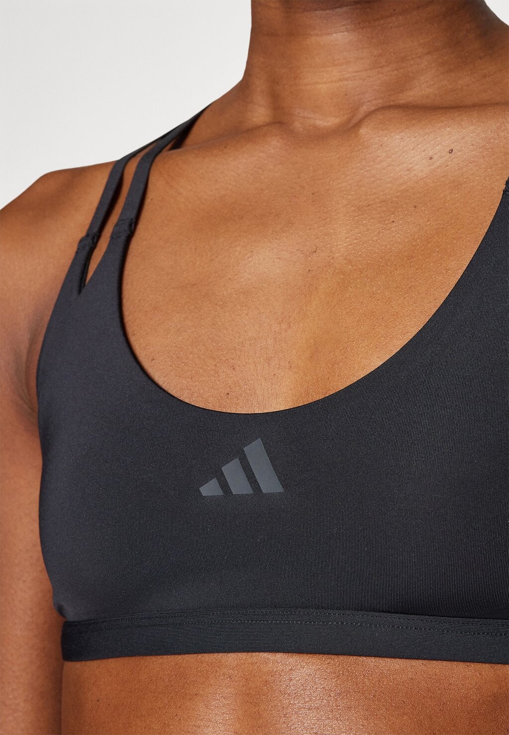 Спортивный бюстгальтер с легкой поддержкой AEROIMPACT LUXE LIGHT SUPPORT BRA adidas, черный
Спортивный бюстгальтер с легкой поддержкой AEROIMPACT LUXE LIGHT SUPPORT BRA adidas, черный