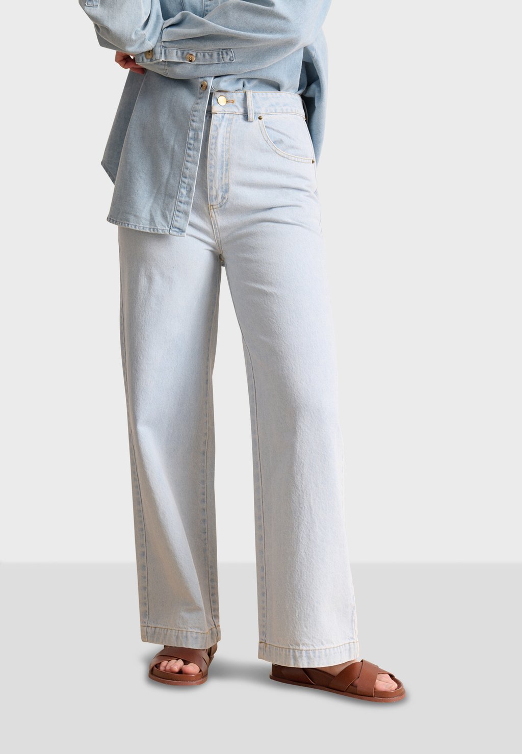 Джинсы свободного кроя NUCIA Garance Paris, цвет Faded Blue
Джинсы свободного кроя NUCIA Garance Paris, цвет Faded Blue