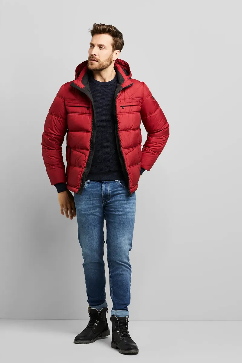 Блузон bugatti с капюшоном из серии Airseries, красный
Блузон bugatti с капюшоном из серии Airseries, красный