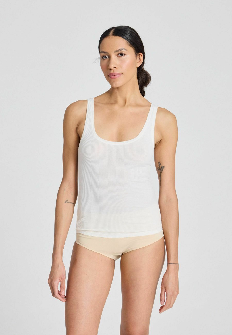 Топ GAI+LISVA BEATE , 150 Off White/Off-White
Топ GAI+LISVA BEATE , 150 Off White/Off-White