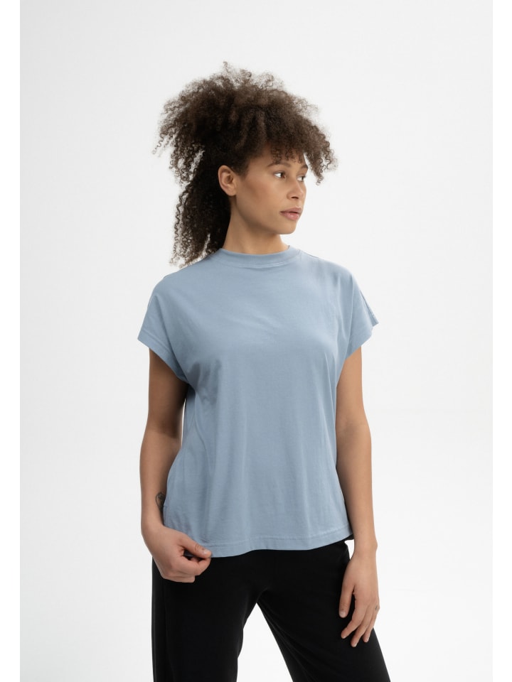 Футболка в стиле MADHU в цвете сумеречно-голубой MELA, Синий, Футболка в стиле MADHU в цвете сумеречно-голубой MELA
Футболка в стиле MADHU в цвете сумеречно-голубой MELA, Синий, Футболка в стиле MADHU в цвете сумеречно-голубой MELA