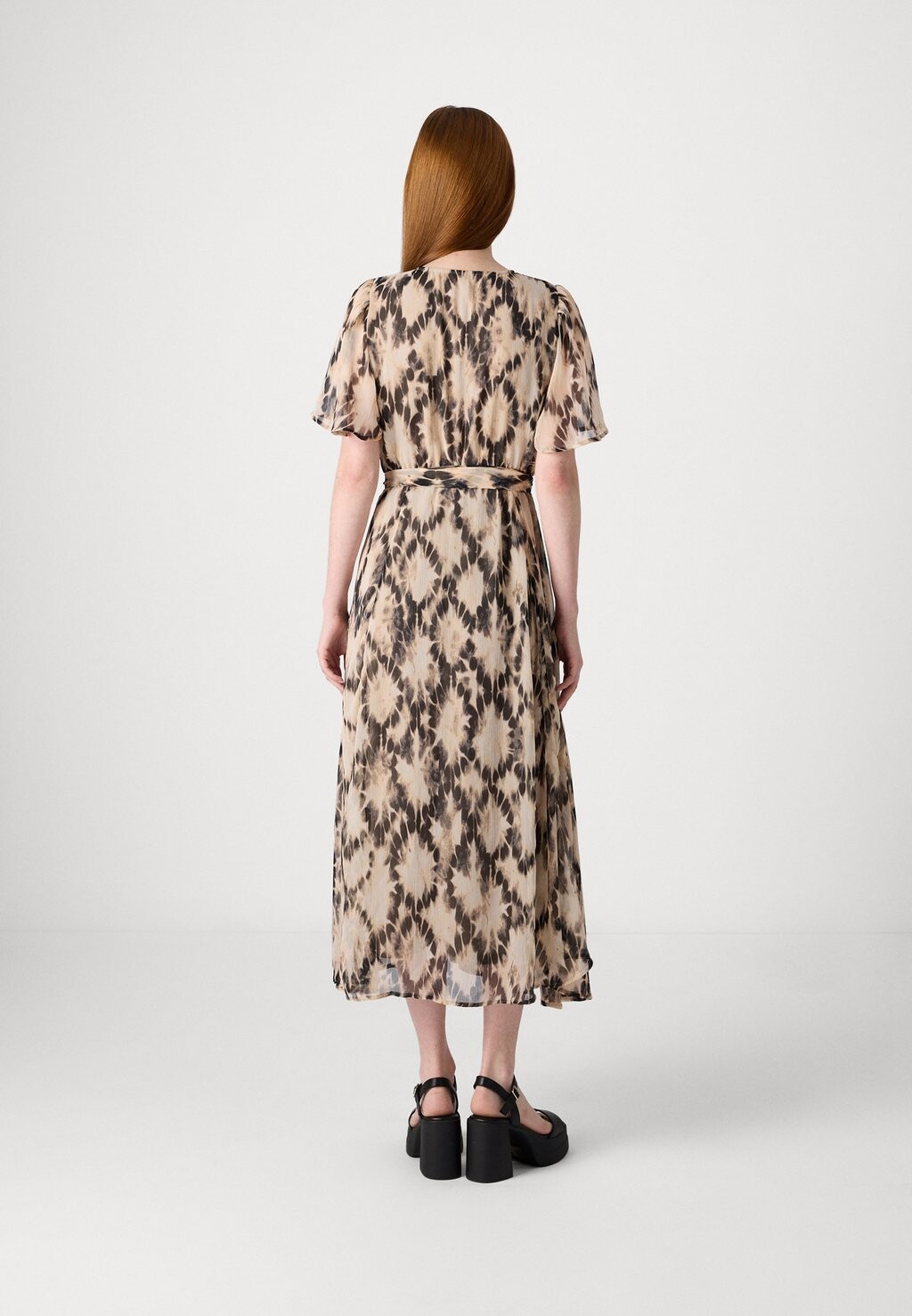 Дневное платье ONLY, черный балийский галстук-краситель Onlelena Life Wrap Midi
Дневное платье ONLY, черный балийский галстук-краситель Onlelena Life Wrap Midi