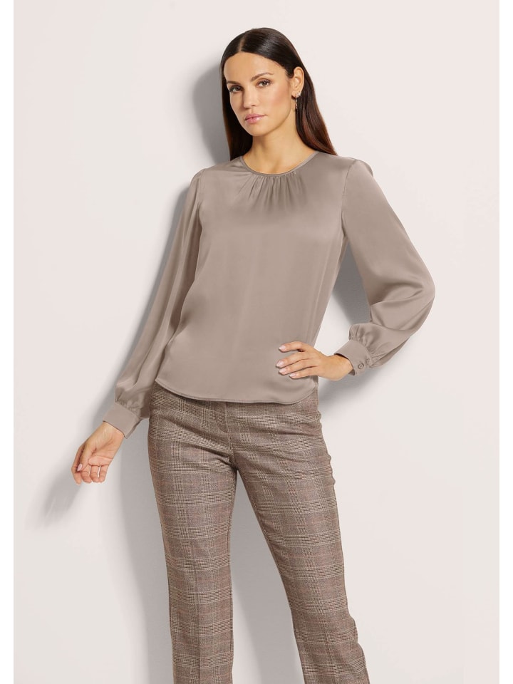 MADELEINE Изысканная плиссированная блузка с круглым вырезом цвета капучино
MADELEINE Изысканная плиссированная блузка с круглым вырезом цвета капучино