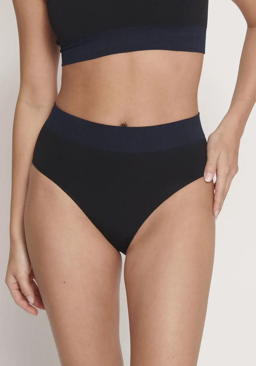 Трусики с завышенной талией sloggi "EVER Infused Aloe High Waist", с эластичной лентой в рубчик, черный 
Трусики с завышенной талией sloggi "EVER Infused Aloe High Waist", с эластичной лентой в рубчик, черный