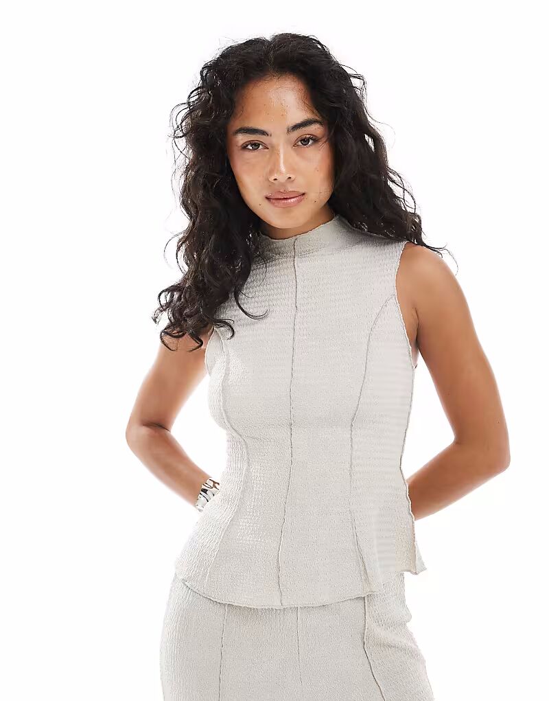 Топ из фактурного трикотажного полотна, цвет «камень» Vero Moda
Топ из фактурного трикотажного полотна, цвет «камень» Vero Moda